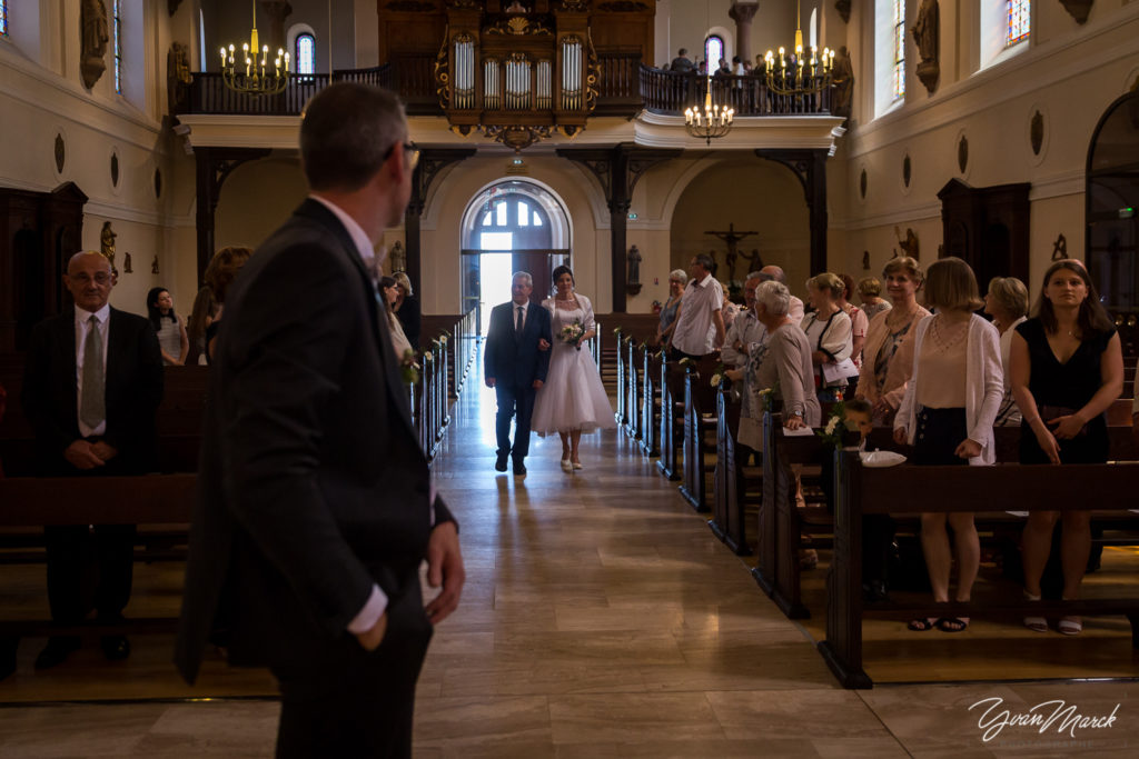 ceremonie-religieuse-eglise-scherwiller-photographe-mariage-haut-rhin-yvan-marck